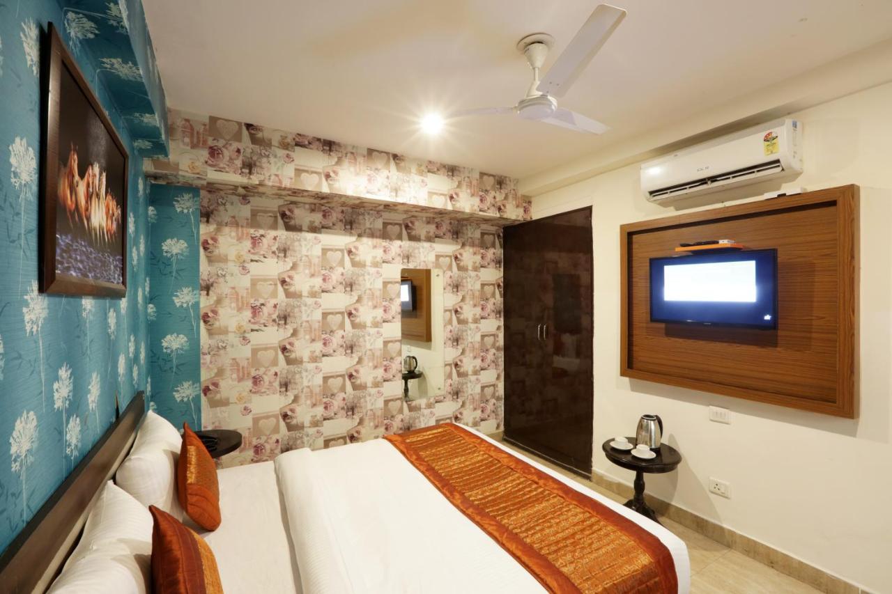 Hotel Ark Wood At Airport Neu-Delhi Exterior foto