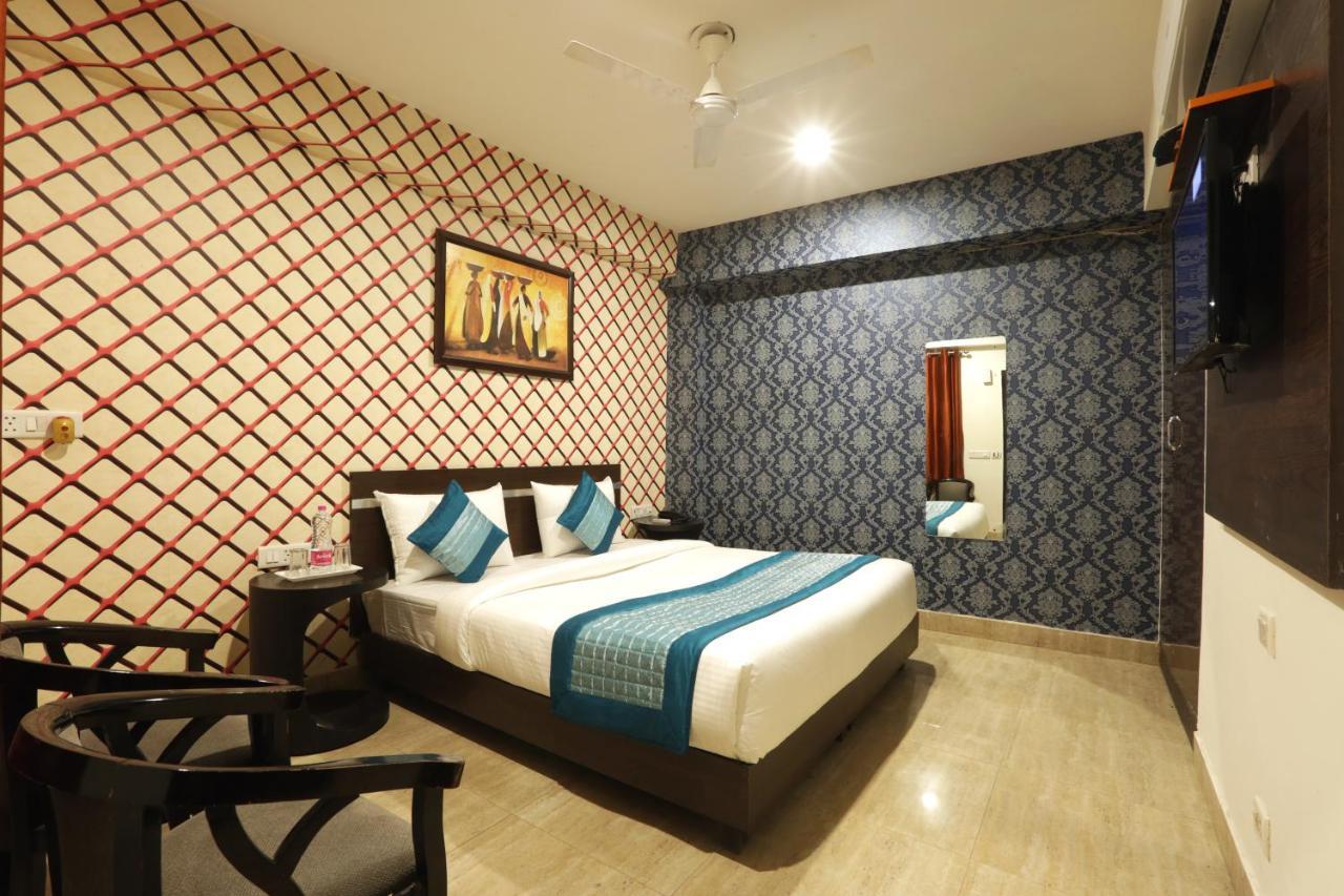 Hotel Ark Wood At Airport Neu-Delhi Exterior foto